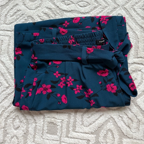 Torrid Size 2 Wide Leg Blue & Pink Floral Pants 🩷 - Picture 9 of 11